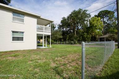 Main picture of 1723 Dot St