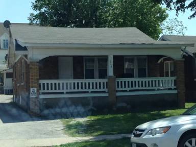 Main picture of 1152 E Elm St