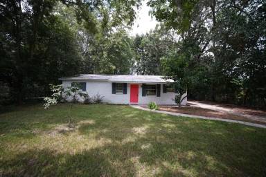 Main picture of 2032 Harriet Dr