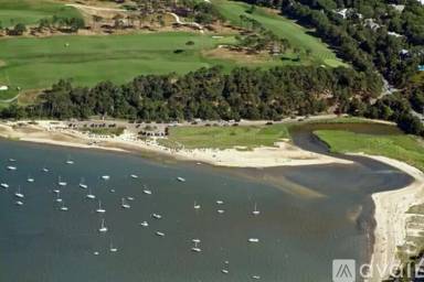 Main picture of 232 Bay Rd