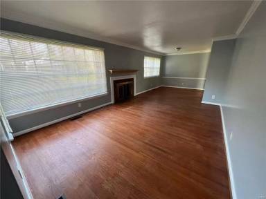 Main picture of 1565 Zurich Dr