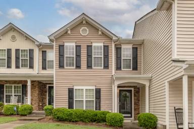 Main picture of 3203 Ivey Wood Ln