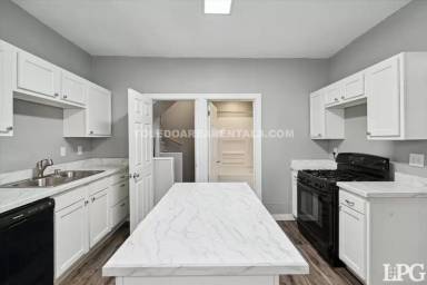 Main picture of 365 Burger St