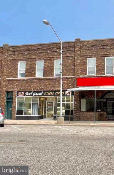 Main picture of 382 W Main St