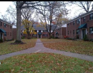 Main picture of 1556 Center Ave