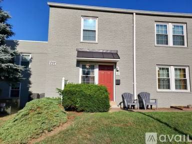Main picture of 737 N Nelson St
