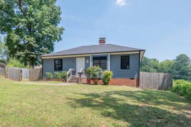 Main picture of 2520 Brentwood Pl