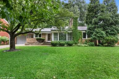 Main picture of 6861 N Mendota Ave
