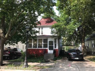 Main picture of 121 Annapolis St E