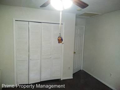 Main picture of 2204 Greenview Cir