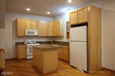 Main picture of 1319 W Belmont Ave