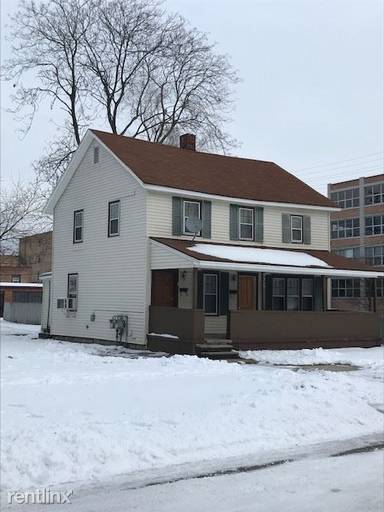Main picture of 970 Washington Ave