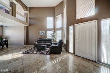 Main picture of 4426 E Cedarwood Ln