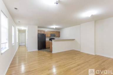 Main picture of 2548 W Girard Ave