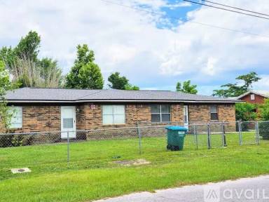 Main picture of 6722 Chipewa St