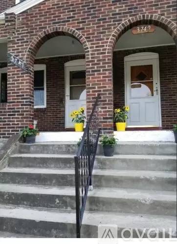 Main picture of 3747 Beechwood Blvd