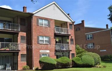 Main picture of 448 Drummers Ln