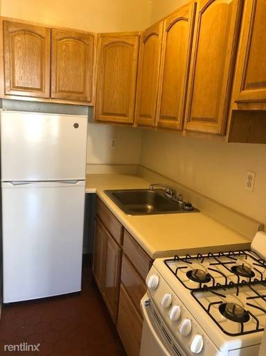 Main picture of 136 W 80th St