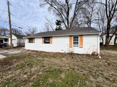 Main picture of 1004 E Walnut St