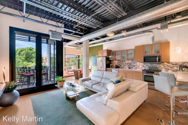 Main picture of 4020 N Scottsdale Rd