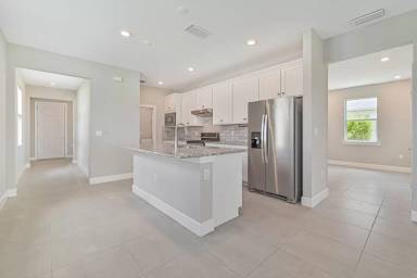 Main picture of 42218 Edgewater Dr