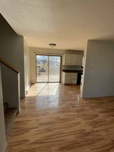 Main picture of 519 Swallow Dr