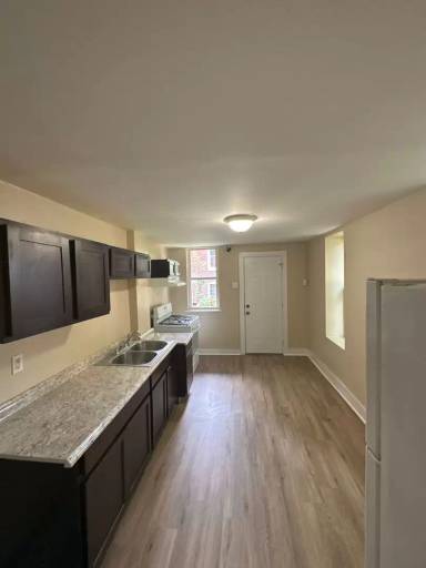 Main picture of 2406 Reel St