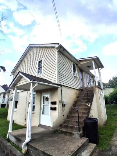 Main picture of 932 Meadow Dr