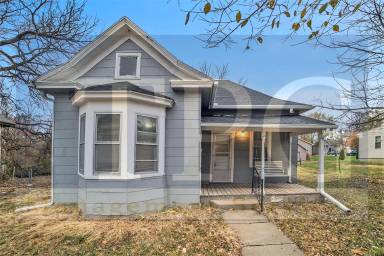 Main picture of 8 W Brown St