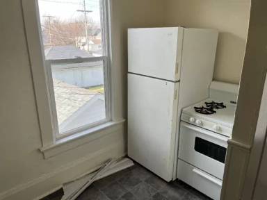 Main picture of 1930 Lafayette St
