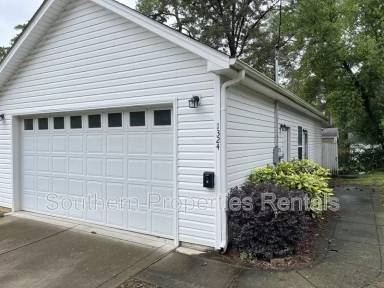 Main picture of 1324 Jordan St