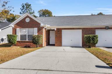 Main picture of 408 Eisenhower Dr