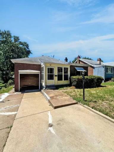 Main picture of 10025 Sheldon Dr
