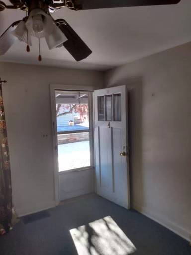 Main picture of 430 N Center Ave