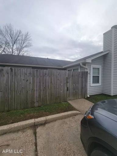 Main picture of 300 Woodale Dr