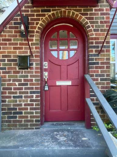 Main picture of 1301 E 39th St