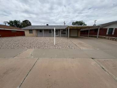 Main picture of 3305 Killarney St