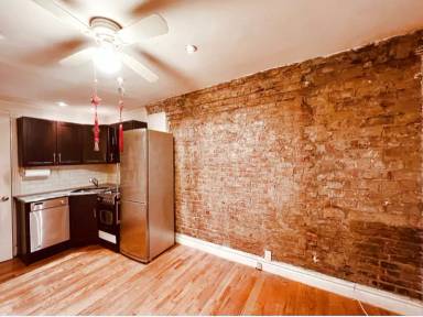 Main picture of 242 E 75th St