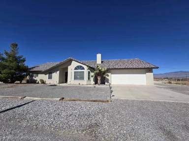 Main picture of 250 W Comstock Cir N