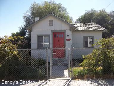 Main picture of 240 S 1st St