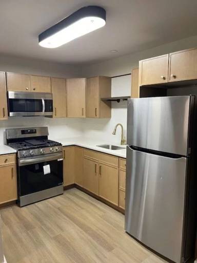 Main picture of 401 E Main St