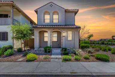 Main picture of 1973 S Bedford Pl