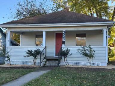 Main picture of 3528 Rollins Ave