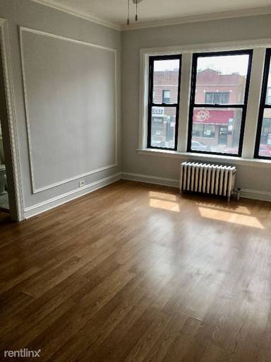 Main picture of 2351 W Wilson Ave
