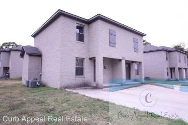 Main picture of 1311 W Monroe Ave