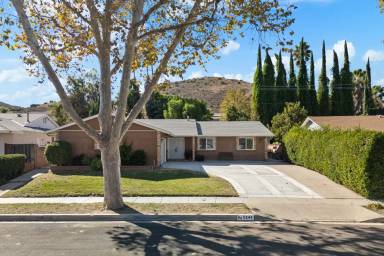 Main picture of 5244 Katherine St
