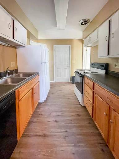 Main picture of 2117 N Hollywood Ave