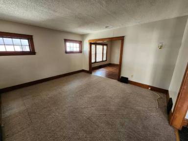 Main picture of 615 6th St