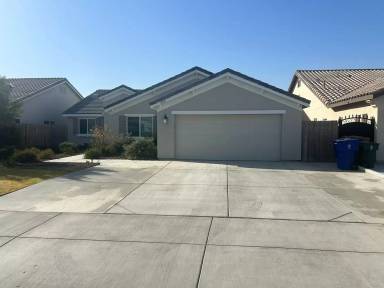Main picture of 8927 Stallion Springs Dr