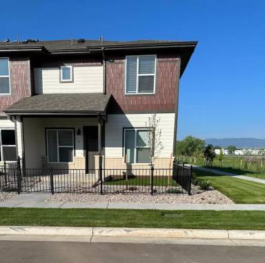 Main picture of 844 Schlagel St